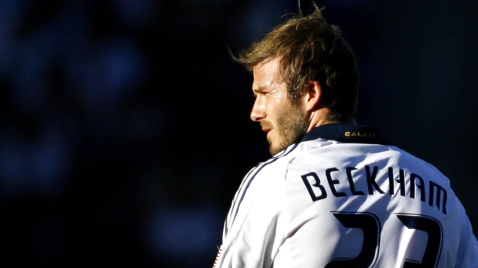 出色发挥引发热议！，德罗巴在老鹰比赛中领先优势明显引发球迷热议