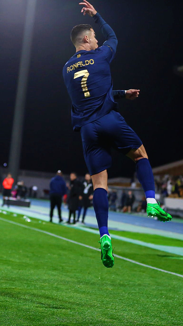 C罗连续三场比赛得分超过大比分获胜，日本队不断突破！比赛高潮迭起的简单介绍